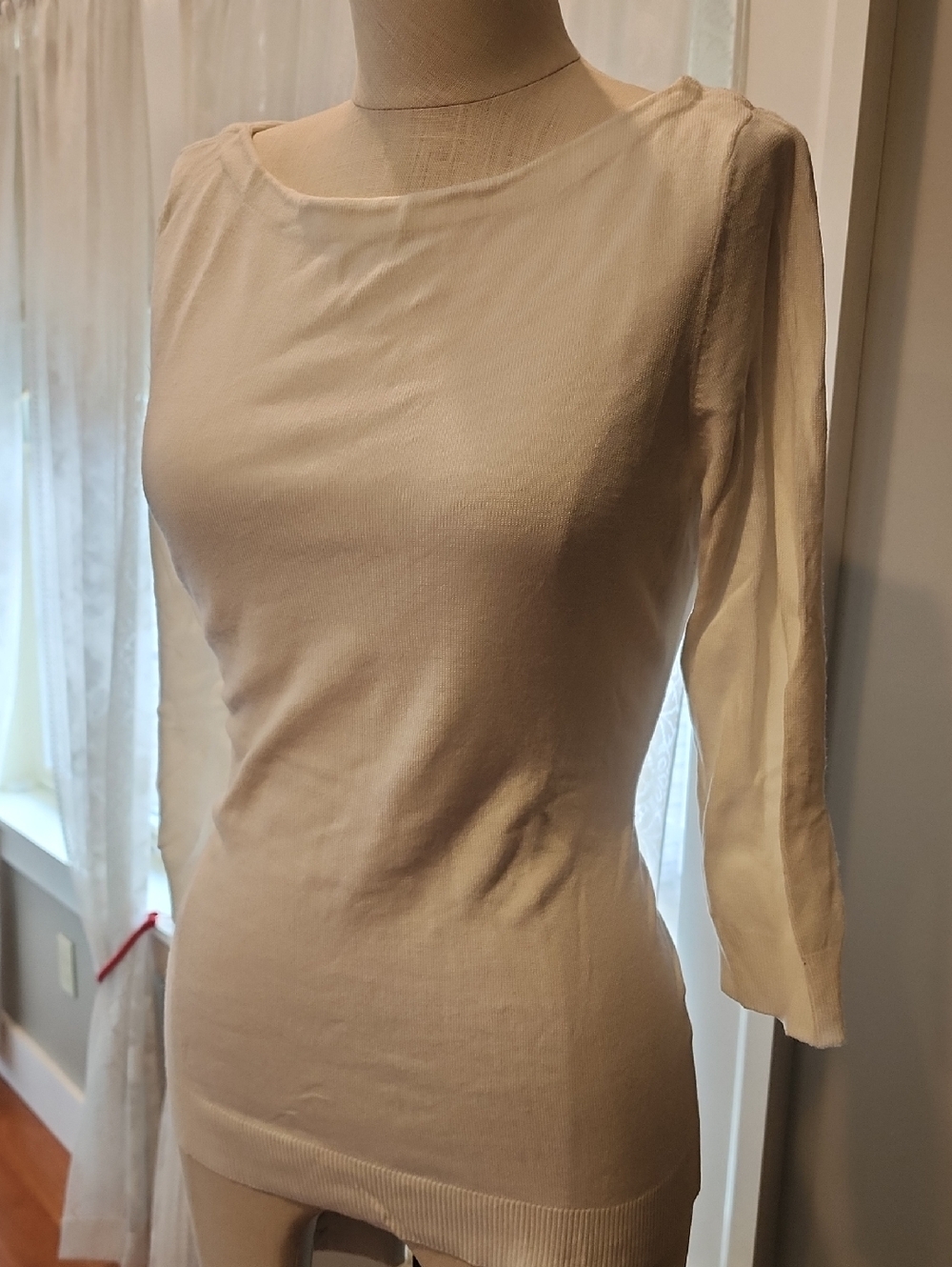 Women’s Scoop Neck Sweater - Cream